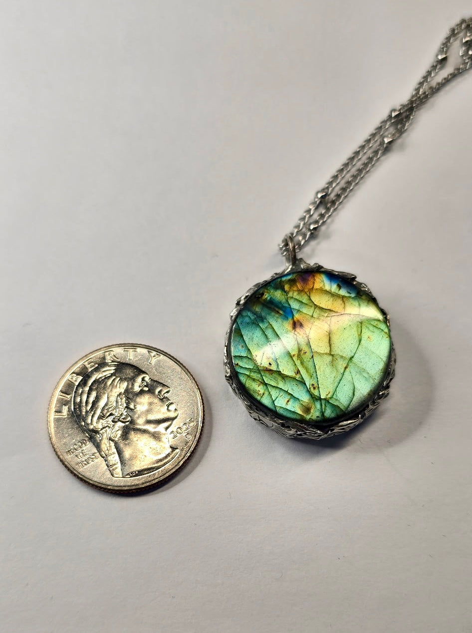 Labradorite Circle Pendant